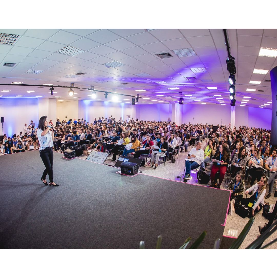 Palestra para mais de 10.000 empresários sobre marketing digital e Instagram